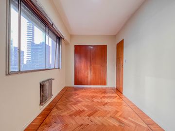 VENTA DEPARTAMENTO DE 4 AMBIENTES EN FLORES