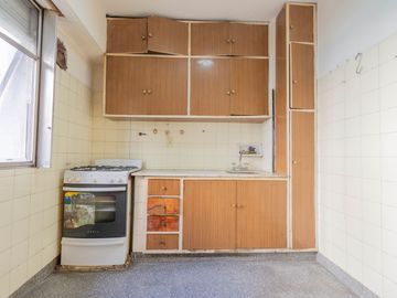 VENTA DEPARTAMENTO DE 4 AMBIENTES EN FLORES