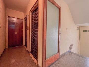 VENTA DEPARTAMENTO DE 4 AMBIENTES EN FLORES