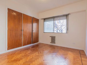 VENTA DEPARTAMENTO DE 4 AMBIENTES EN FLORES