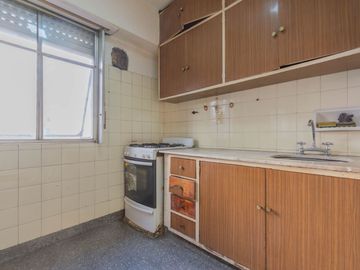 VENTA DEPARTAMENTO DE 4 AMBIENTES EN FLORES