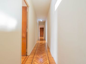VENTA DEPARTAMENTO DE 4 AMBIENTES EN FLORES
