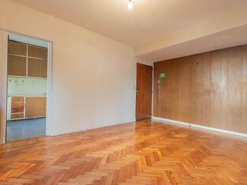 VENTA DEPARTAMENTO DE 4 AMBIENTES EN FLORES