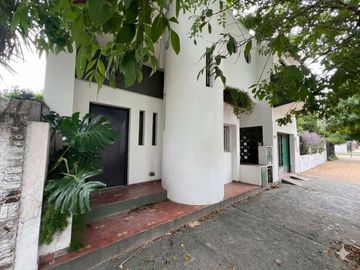 VENTA PH 4 AMBIENTES A REFACCIONAR PERMUTA