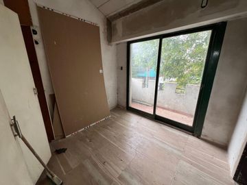VENTA PH 4 AMBIENTES A REFACCIONAR PERMUTA