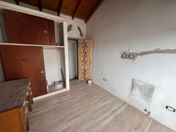 VENTA PH 4 AMBIENTES A REFACCIONAR PERMUTA
