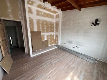 VENTA PH 4 AMBIENTES A REFACCIONAR PERMUTA