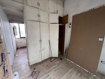 VENTA PH 4 AMBIENTES A REFACCIONAR PERMUTA