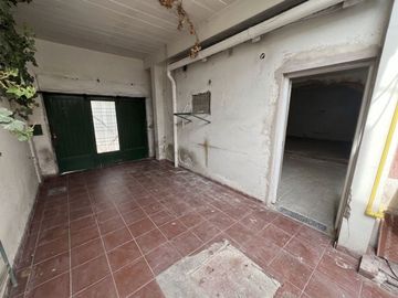 VENTA PH 4 AMBIENTES A REFACCIONAR PERMUTA