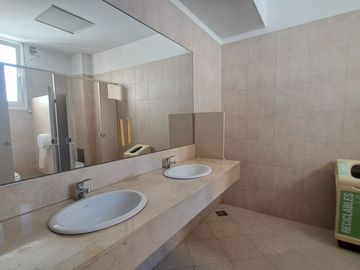 ALQUILER OFICINA  203 METROS MONSERRAT