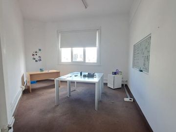 ALQUILER OFICINA  203 METROS MONSERRAT