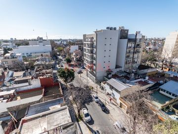 MONOAMBIENTE DIVISIBLE EN VENTA BALCON V. URQUIZA