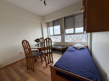 Venta Depto 3 ambientes piso 23, Monserrat