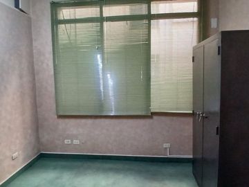 ALQUILER COMERCIAL C/ TRES OFICINAS EXCELENTE ZONA