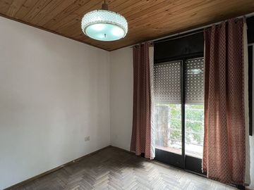 VENTA CASA 2 DORMITORIOS ZONA SUR QUINCHO COCHERA