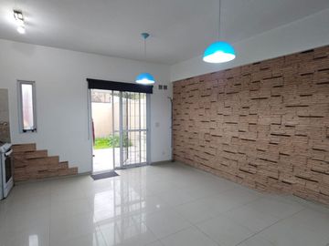 VENTA PH 3 AMBIENTES CON JARDIN