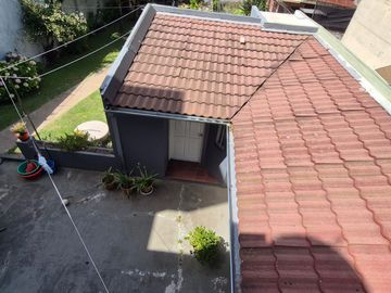VENTA CASA 420 M2 4 AMB CASEROS GRAN GALPON PARQUE