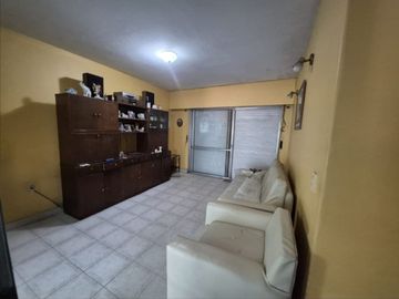 VENTA CASA 420 M2 4 AMB CASEROS GRAN GALPON PARQUE