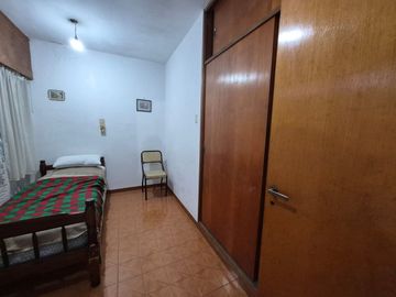 VENTA CASA 420 M2 4 AMB CASEROS GRAN GALPON PARQUE