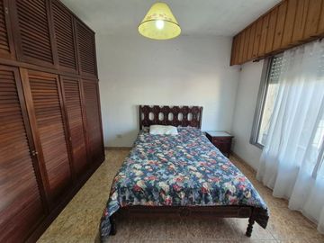 VENTA CASA 420 M2 4 AMB CASEROS GRAN GALPON PARQUE