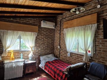 VENTA CASA 420 M2 4 AMB CASEROS GRAN GALPON PARQUE