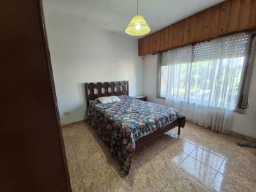 VENTA CASA 420 M2 4 AMB CASEROS GRAN GALPON PARQUE