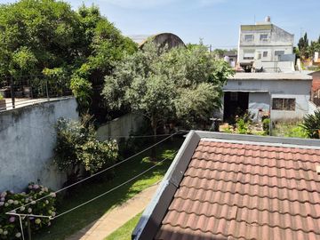VENTA CASA 420 M2 4 AMB CASEROS GRAN GALPON PARQUE