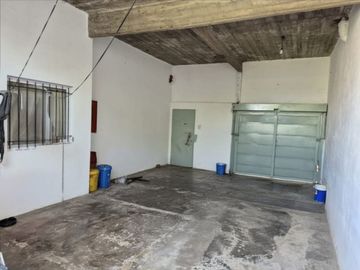 VENTA CASA 420 M2 4 AMB CASEROS GRAN GALPON PARQUE