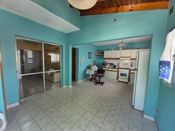 VENTA CASA 420 M2 4 AMB CASEROS GRAN GALPON PARQUE
