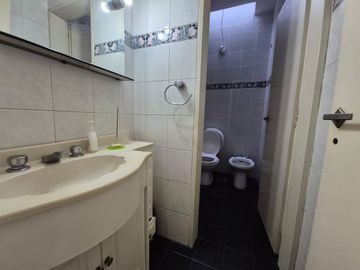VENTA CASA 420 M2 4 AMB CASEROS GRAN GALPON PARQUE