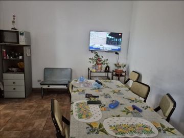 VENTA CASA 420 M2 4 AMB CASEROS GRAN GALPON PARQUE