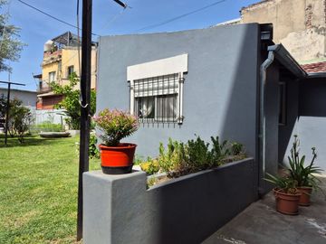 VENTA CASA 420 M2 4 AMB CASEROS GRAN GALPON PARQUE