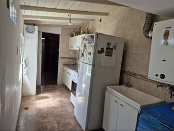 VENTA CASA 420 M2 4 AMB CASEROS GRAN GALPON PARQUE