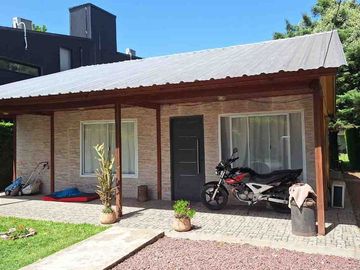 VENTA LOTE 480 m2 CON PILETA + CASA
