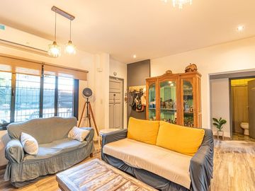 Venta Casa 3 Amb, Hurlingham, c/pileta. Exc. ubica