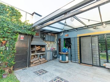Venta Casa 3 Amb, Hurlingham, c/pileta. Exc. ubica