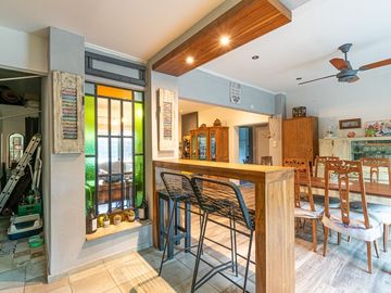 Venta Casa 3 Amb, Hurlingham, c/pileta. Exc. ubica