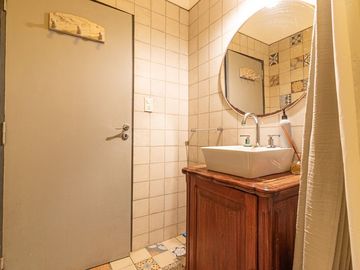 Venta Casa 3 Amb, Hurlingham, c/pileta. Exc. ubica
