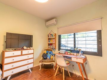 Venta Casa 3 Amb, Hurlingham, c/pileta. Exc. ubica