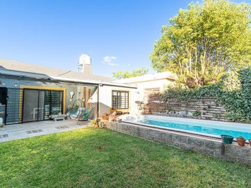 Venta Casa 3 Amb, Hurlingham, c/pileta. Exc. ubica