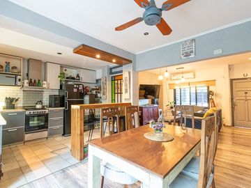 Venta Casa 3 Amb, Hurlingham, c/pileta. Exc. ubica