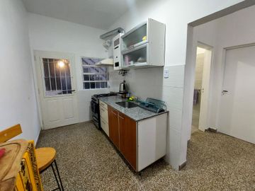VENTA CASA MULTIFAMILIAR RENOVADA EN SAN ANDRES