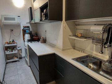 VENTA HERMOSA CASA 3 AMBS CON JARDIN Y COCHERAS