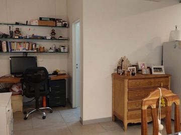 VENTA HERMOSA CASA 3 AMBS CON JARDIN Y COCHERAS
