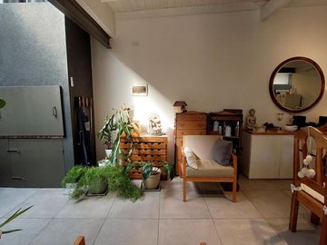 VENTA HERMOSA CASA 3 AMBS CON JARDIN Y COCHERAS