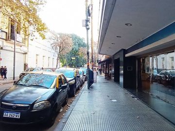 PH en VENTA a refaccionar en Flores - APTO CREDITO
