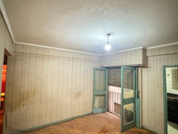 VENTA DEPTO 2 AMB A RECICLAR - ZONA FLORES