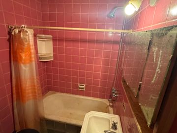 VENTA DEPTO 2 AMB A RECICLAR - ZONA FLORES