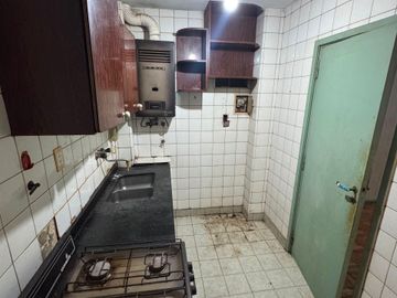 VENTA DEPTO 2 AMB A RECICLAR - ZONA FLORES