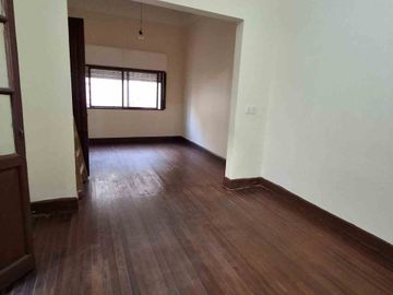 Casa en venta 4 ambientes lote propio en Flores
